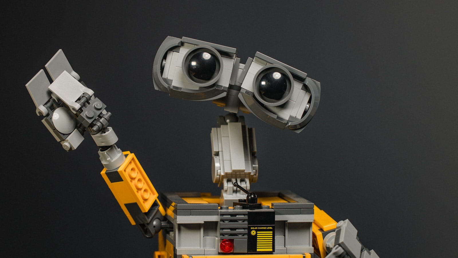 Hotel Voice AI & Smart Assistants: Complete 2026 Adoption Guide